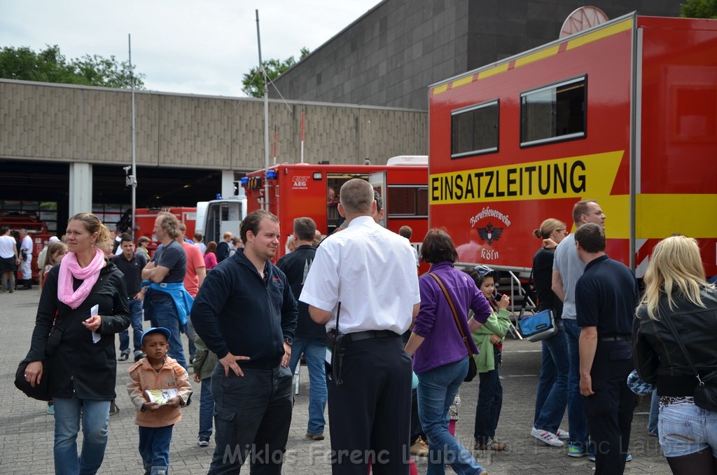 Tag der Offenen Tuer BF Koeln Weidenpesch Scheibenstr P706.JPG